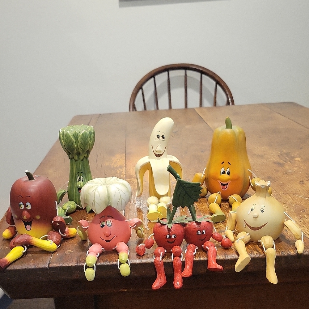 Woodkin Kitchen Fruit And Vegetable Pieces.